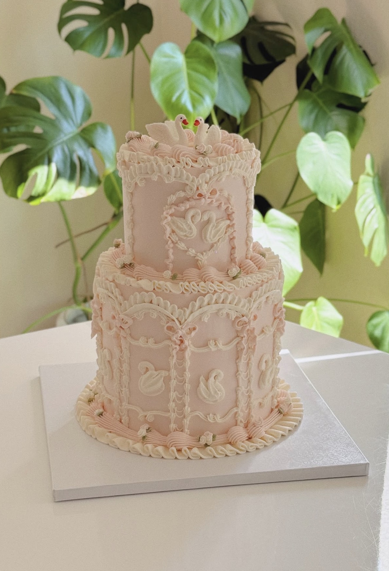 Wedding cake by Shaddai