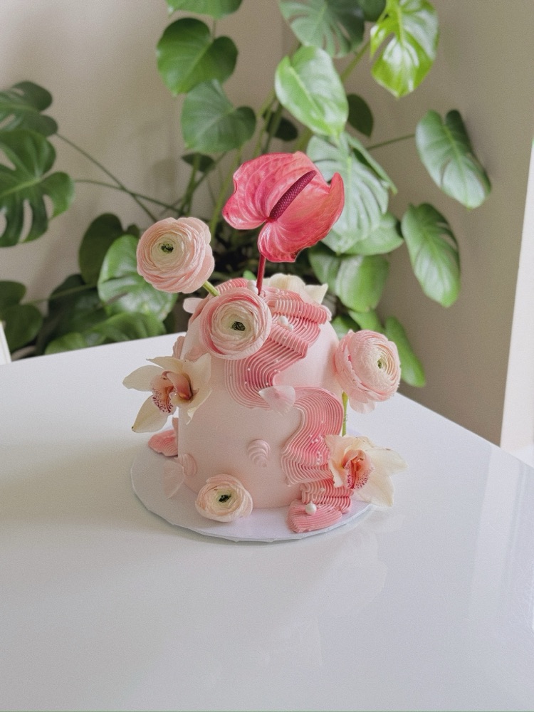 Floral celebration cake by Shaddai